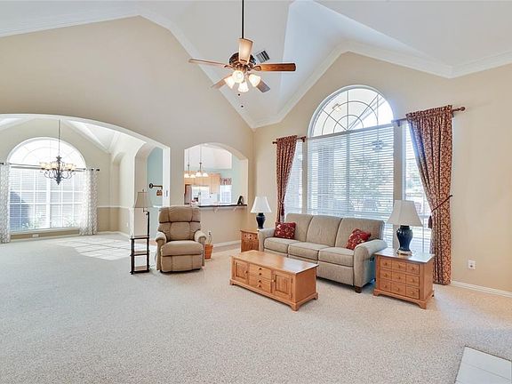 3rd image of 1104 Chinkapin Ln