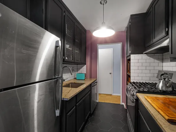 201 Saint Pauls Avenue image 6 of 29