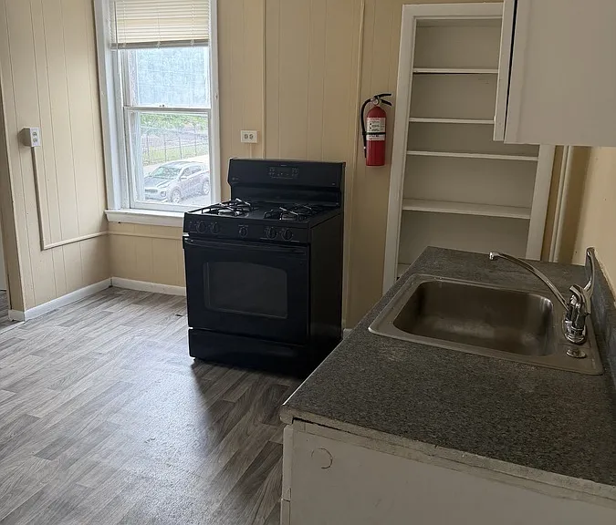 332 Green St #2 — Photo 2