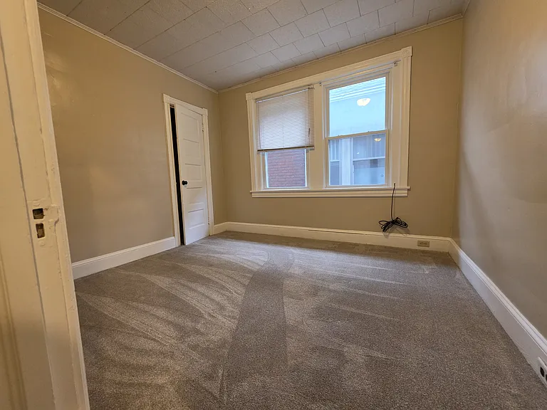 525 E Laurel St — Photo 13