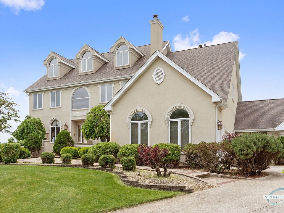 1st image of 24349 Turnberry Ct