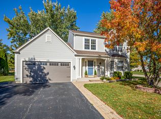 121 Prairie Ridge Dr, Woodstock, IL 60098