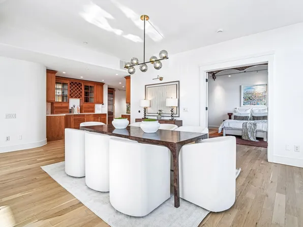 174 Washington Street image 11 of 32