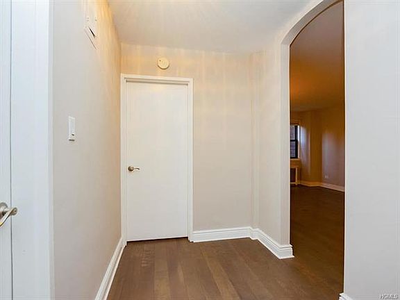 4th image of 579 W 215th St APT 2E