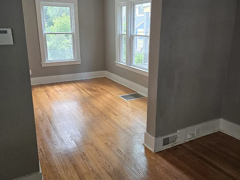 20 Paige St — Photo 4