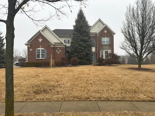 5548 Chancery Rd, Gurnee, IL 60031