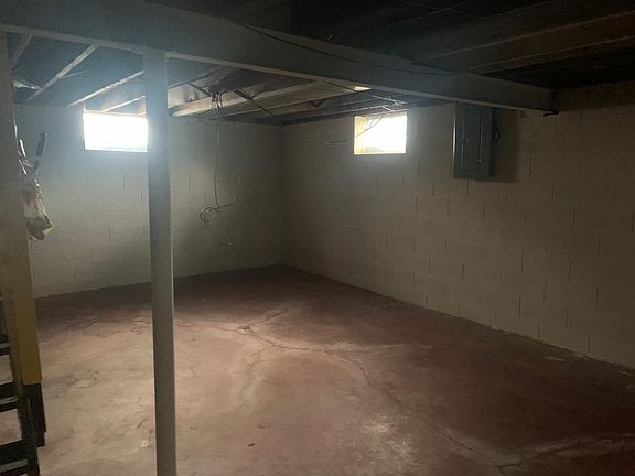 4th image of 5005 Yemans St