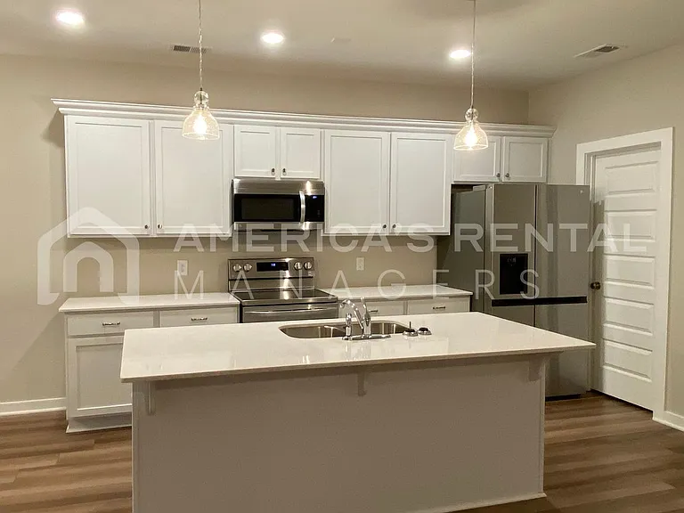 535 Troubadour Ln — Photo 23