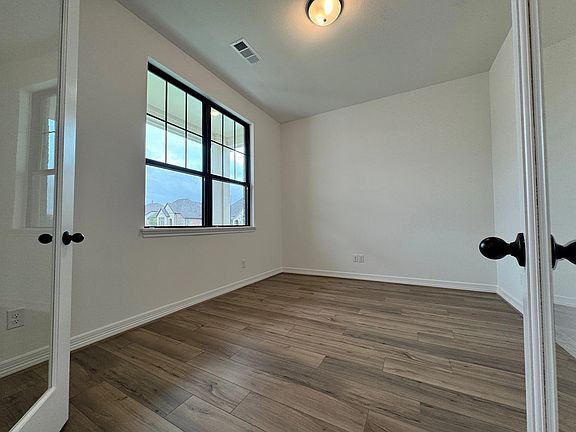 6111 Waterman Lake Lane Interior Image 3