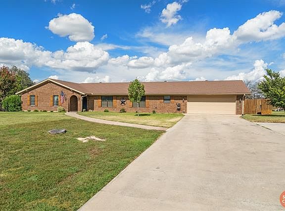 2nd image of 110 Lori Ln