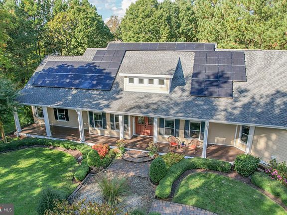 3rd image of 13 Southwood Shores Dr