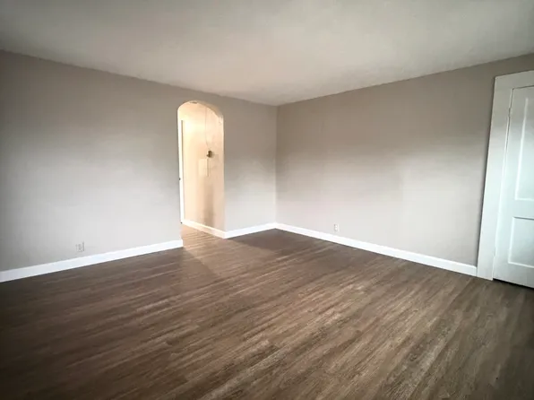 3274 N Main St Back 2, Rock Creek, OH 44084