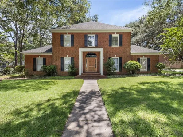 7023 Charleston Oaks Dr N, Mobile, AL 36695