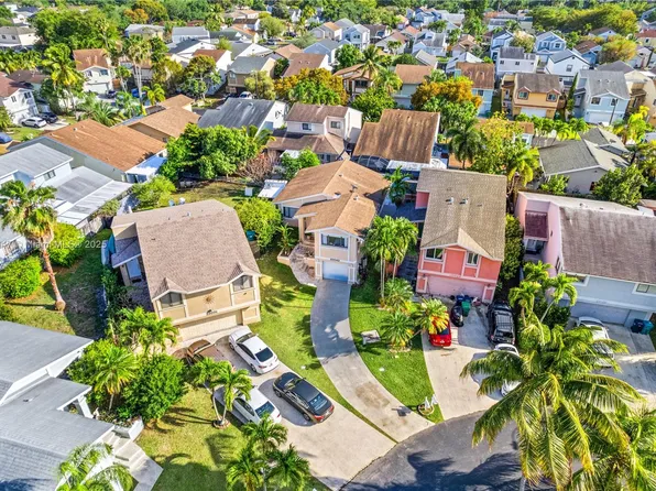 10042 SW 220th St, Cutler Bay, FL 33190