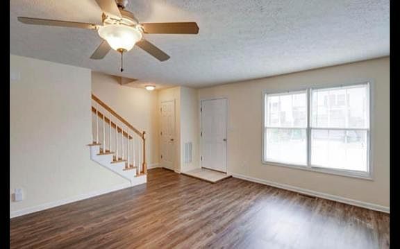 3rd image of 607 Northwynd Cir