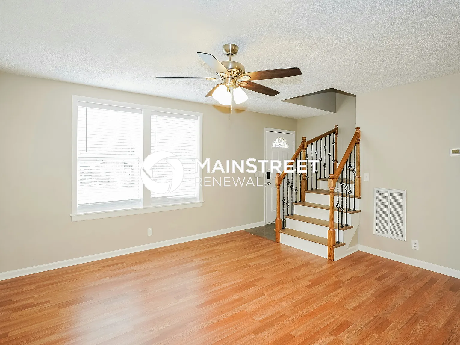 2160 W Richmond Hill Dr — Photo 2