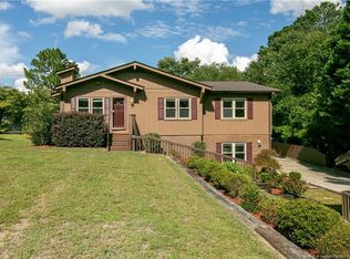 51 Peacock Rd, Sanford, NC 27332