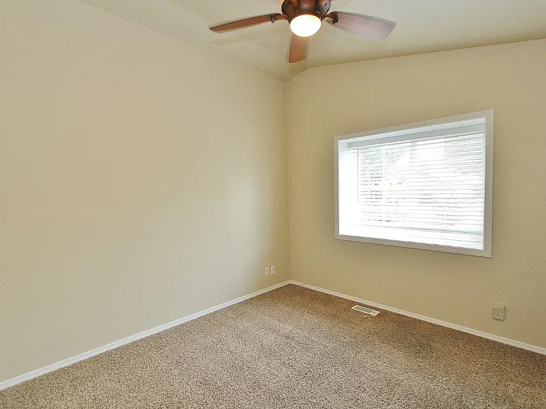 6153 N Portsmouth Ave — Photo 22