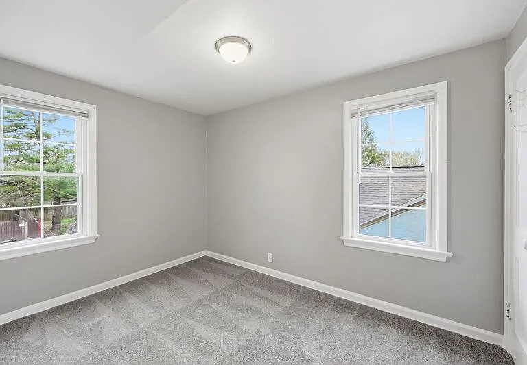 735 E Mithoff St — Photo 9