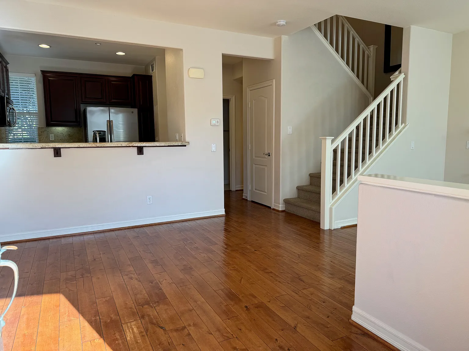 10410 Duxbury Ln — Photo 4