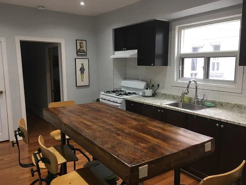 1 bed, 990 sqft, $2,200 — Photo 2