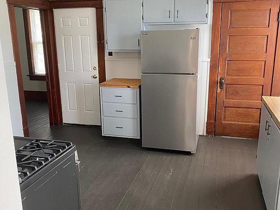 5th image of 506 N Market St APT 2