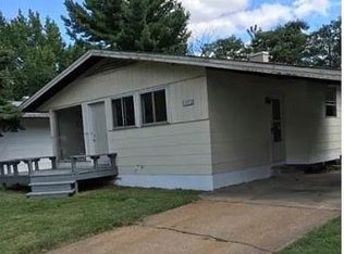 10416 Durness Dr, Saint Louis, MO 63137