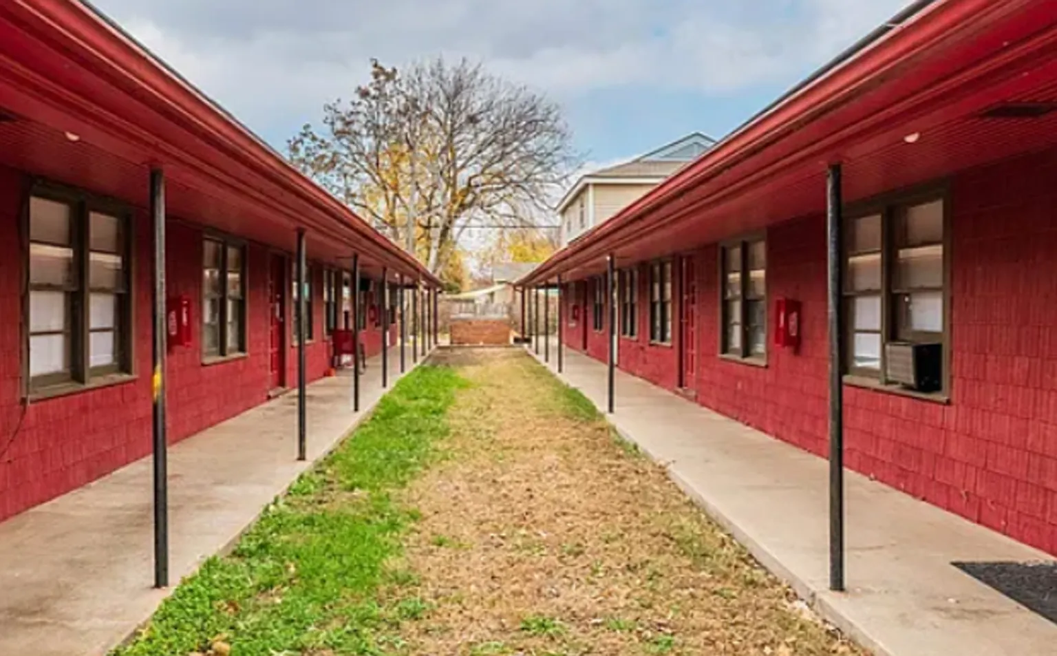 Emporia Apartments — Photo 1