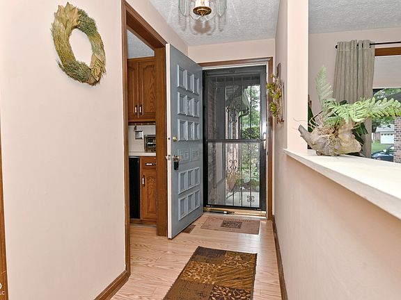 4th image of 6221 Burlington Ave