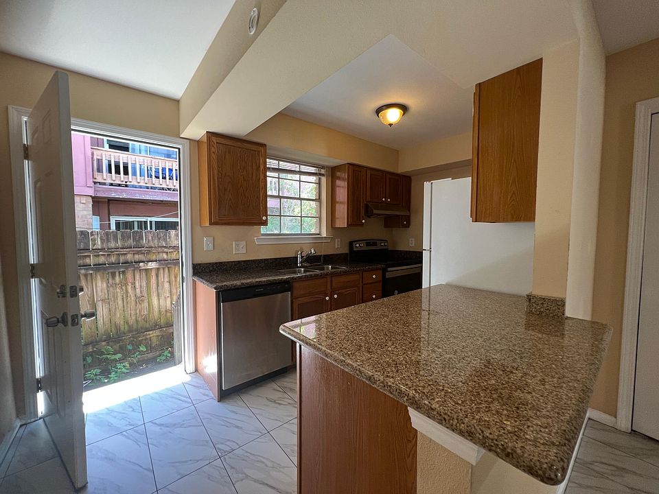 1st image of 809 Vouray Dr #D