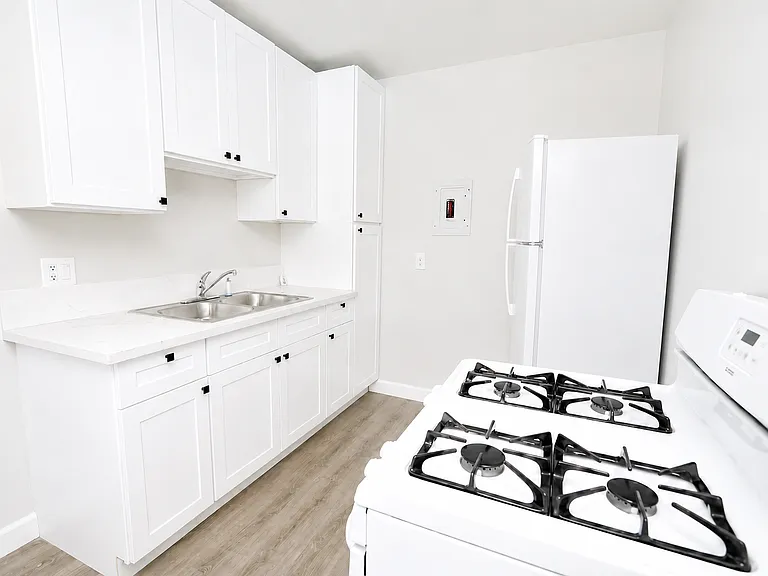 766 S Dudley St #33 — Photo 2