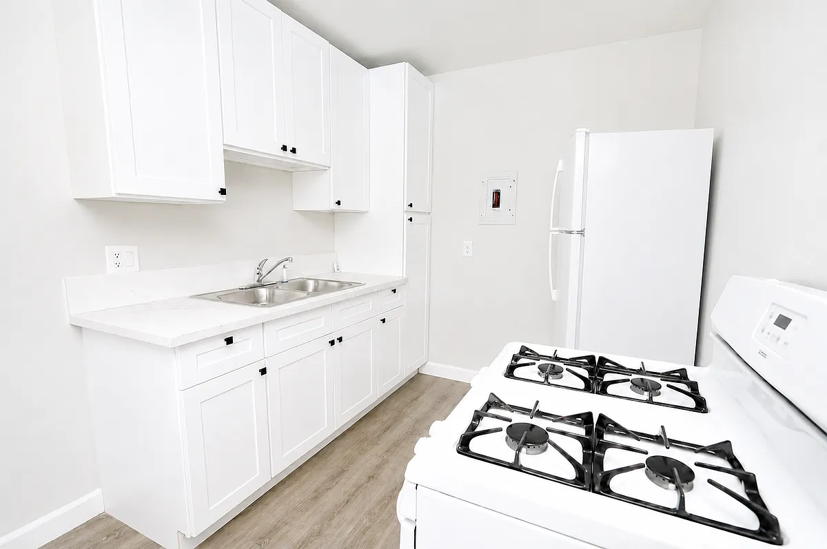 Building Photo - 766 S Dudley St #33