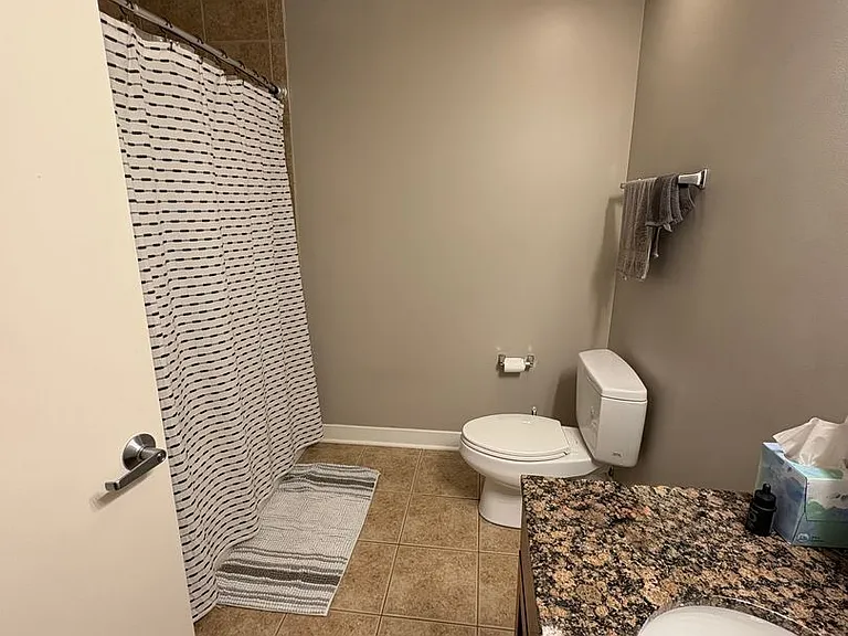320 E 21st St #516 — Photo 10