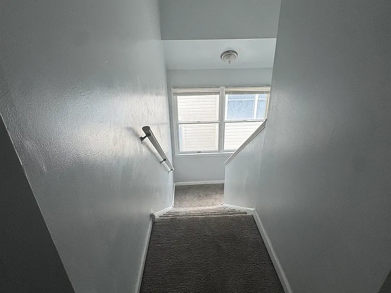 325 N Ohio Ave — Photo 13