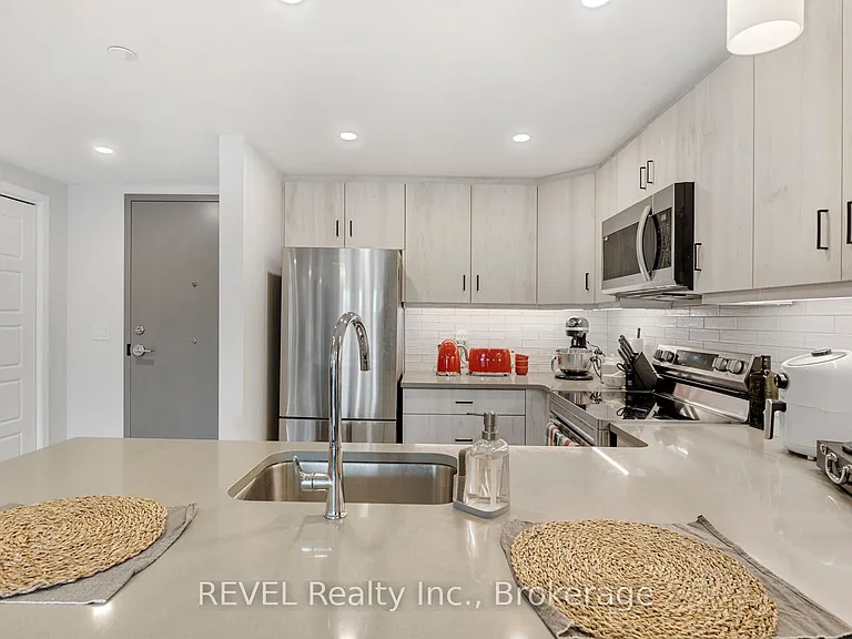 3998 Victoria Ave #106 — Photo 10