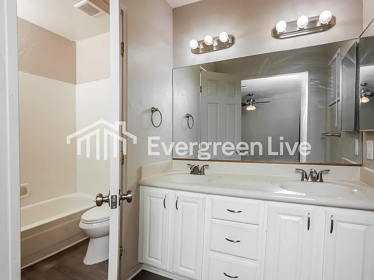 10240 E Vicksburg St — Photo 9