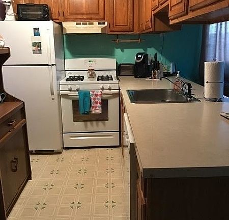 4th image of 2 Steamboat Dr Unit 9