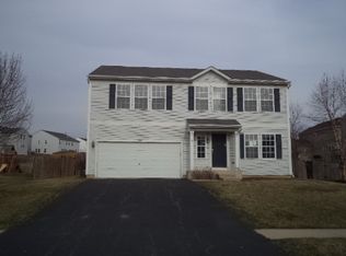 309 Briarwood Dr, Poplar Grove, IL 61065