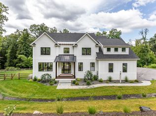 4 Vona Way, Newtown, CT 06470