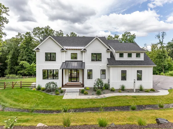 4 Vona Way, Newtown, CT 06470