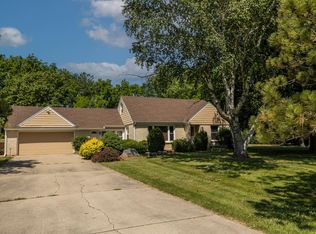 3335 Sunny View Ln, Brookfield, WI 53005