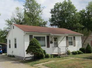 702 N Indiana Ave, Salem, IL 62881