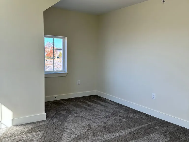 8 Main St — Photo 12