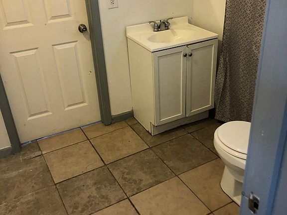 3rd image of 3026 W 46th St