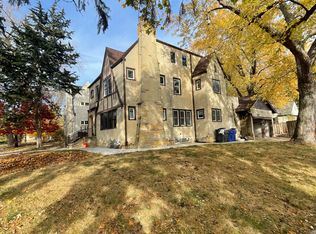 210 Cleveland Ave S FLOOR 1, Saint Paul, MN 55105