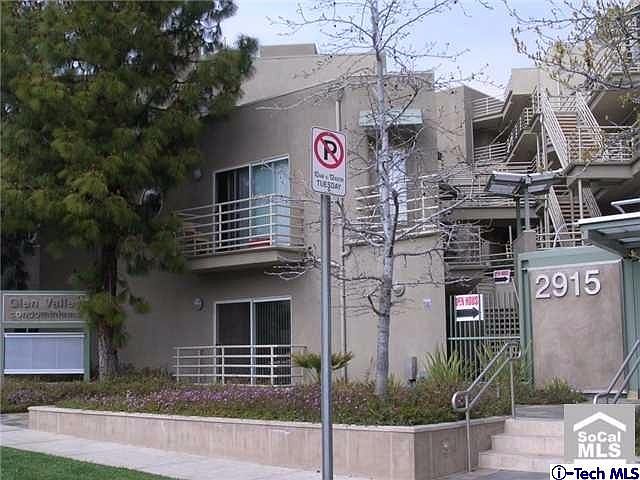 1st image of 2915 Montrose Ave APT 422