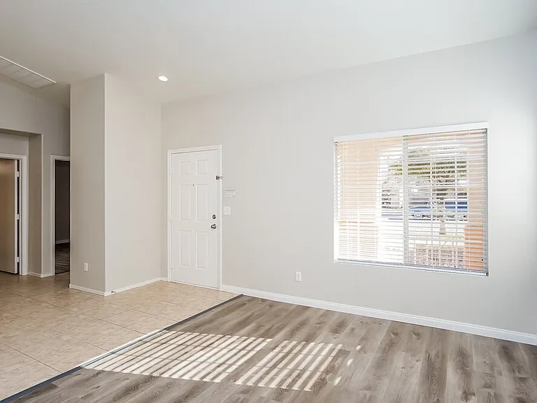 9633 Crystal Ridge Rd — Photo 4