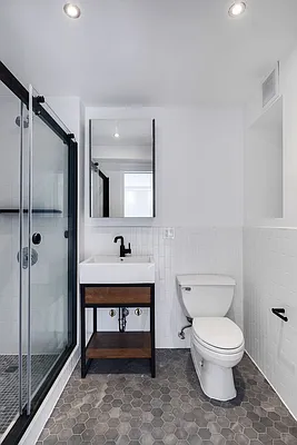 Rented by REAL New York | media 17