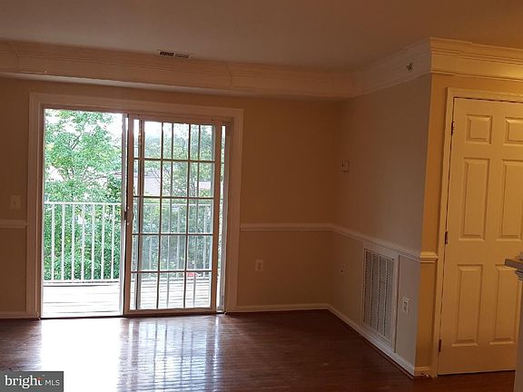 5th image of 501 Garrison Woods Dr