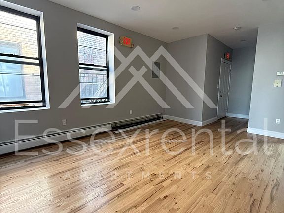 3rd image of 205 Union St